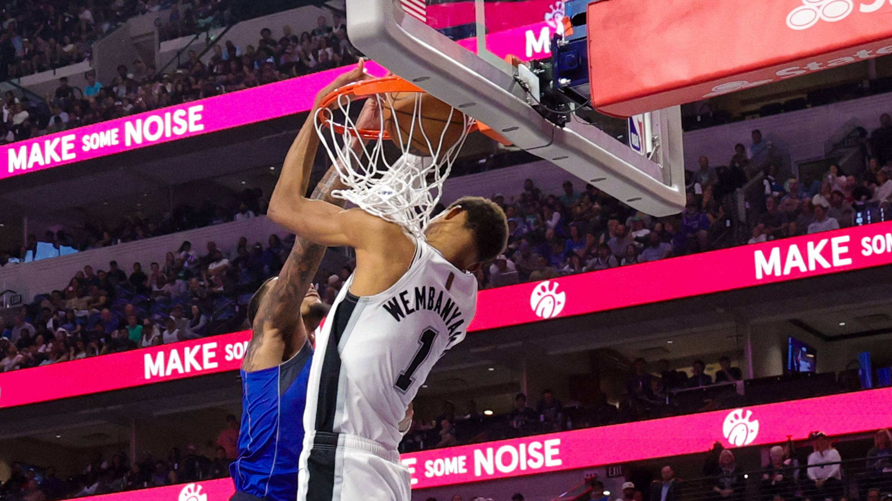 How Mitch Johnson Adjusted Spurs' Lineup, Attitude, and Playbook in Win Over Mavericks