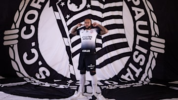 Memphis Depay vai vestir a camisa 94 do Corinthians