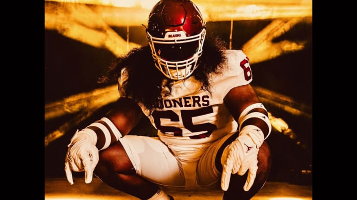 Oklahoma defensive lineman Jayden Jackson