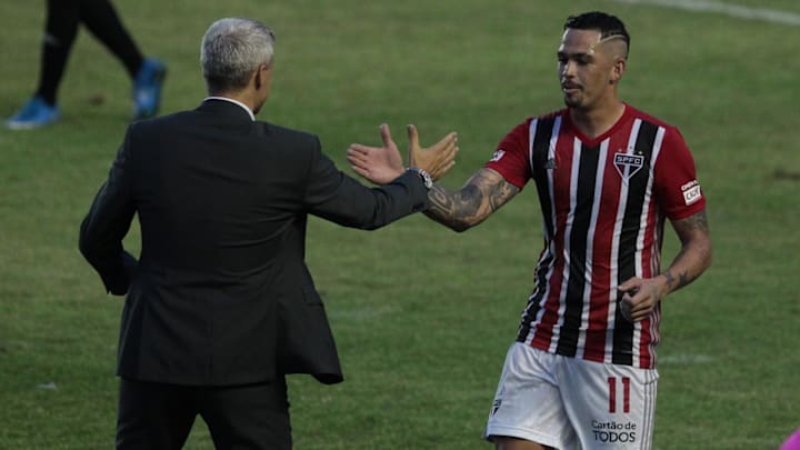 Luciano foi um dos artilheiros do Tricolor no ano em que trabalhou com Crespo Luciano foi um dos artilheiros do Tricolor no ano em que trabalhou com Crespo