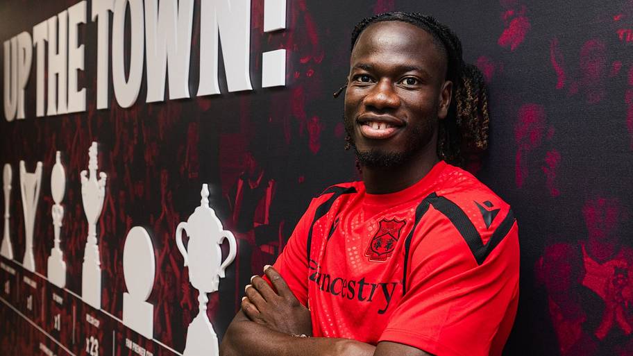 Issa Kaboré is back at Wrexham on a permanent basis.