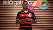 Alex Sandro voltou ao Brasil após longa passagem pela Juventus, da Itália