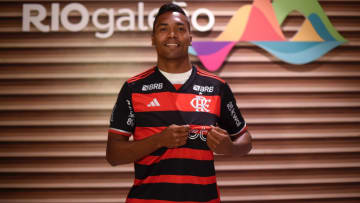 Alex Sandro voltou ao Brasil após longa passagem pela Juventus, da Itália