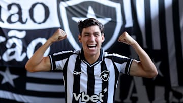 Zagueiro da seleção venezuelana, Ferraresi trocou o São Paulo pelo Botafogo