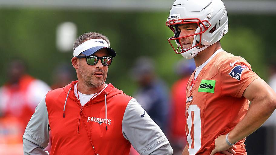 Patriots OC Josh McDaniels and quarterback Drake Maye