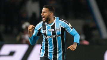 Reinaldo marcou duas vezes para o Grêmio nesta terça-feira, 13.