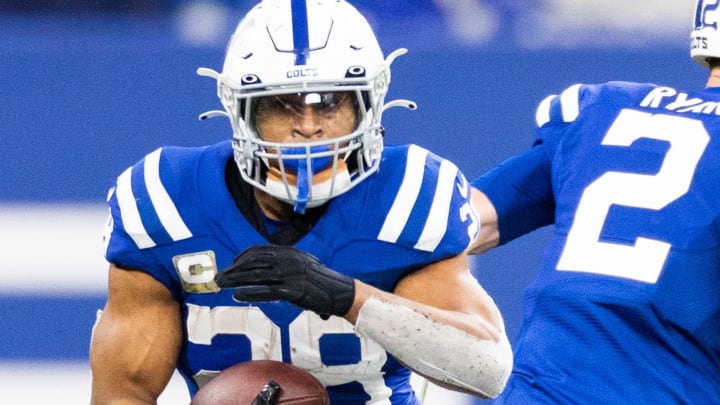 Nov 20, 2022; Indianapolis, Indiana, USA; Indianapolis Colts running back Jonathan Taylor (28) runs