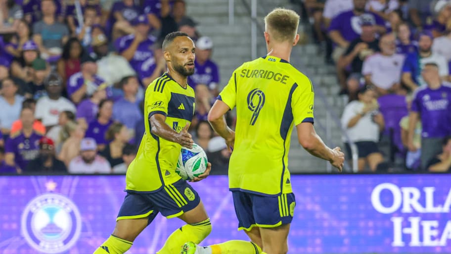 Hany Mukhtar (left) and Sam Surridge.