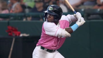Daytona Tortugas Hector Rodriguez waits on the pitch