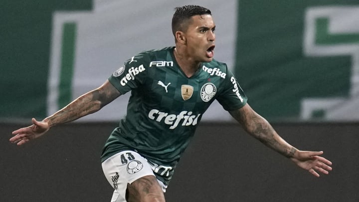 O atacante está próximo de se tornar o jogador com mais vitórias pelo clube no Brasileirão.