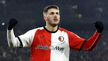 Santiago Giménez es nuevo jugador del AC Milan 