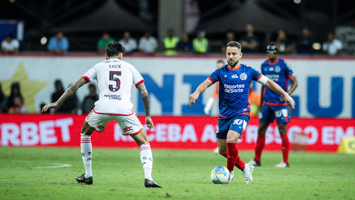 Everton Ribeiro disputou 391 jogos com a camisa do Flamengo, clube onde ele mais atuou