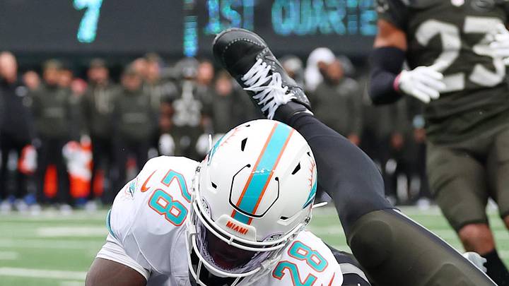 Miami Dolphins running back De'Von Achane