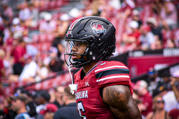 Gamecock EDGE #6 Dylan Stewart warming up before the opening game against Old Dominion. 