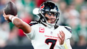 Houston Texans quarterback C.J. Stroud (7) prepares to pass the ball in the second quarter, Thursday, October 31, 2024, in East Rutherford.