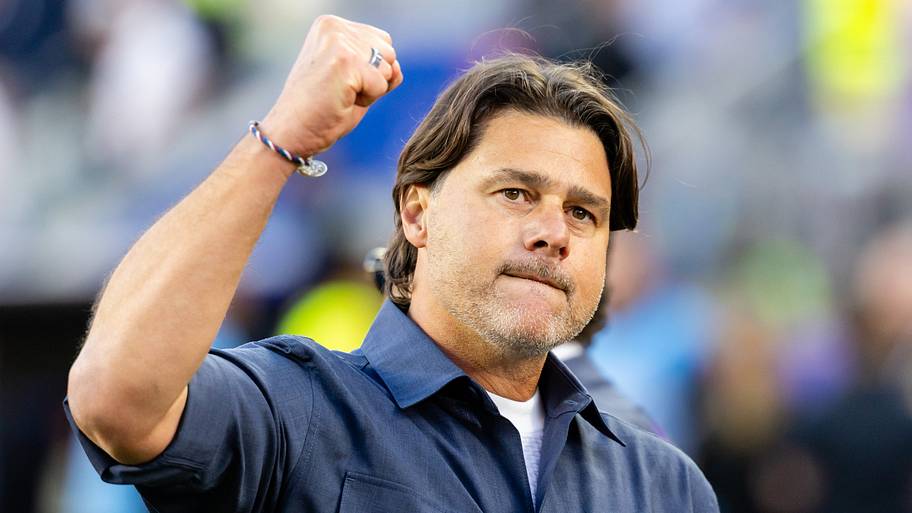 Mauricio Pochettino celebrating.