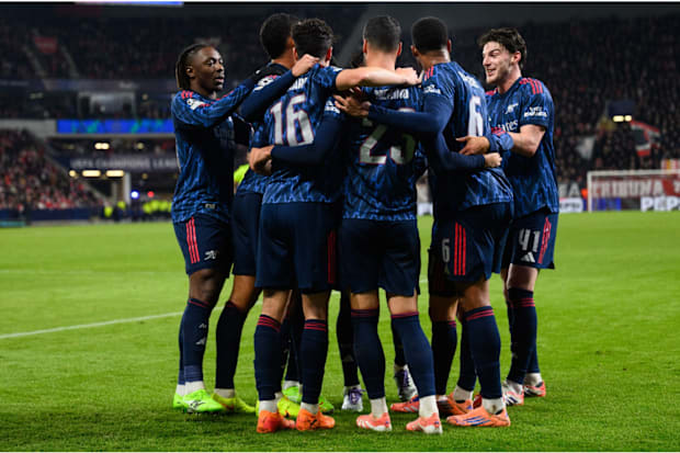 นักเตะอาร์เซนอลฉลองประตูแรกของมิเกล เมริโน่ ต่อสลาเวีย ปราก