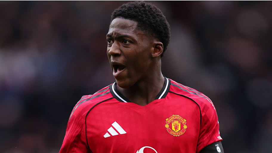 Kobbie Mainoo shouts instructions to his Man Utd team-mates.