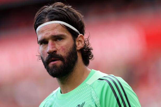 อลิสซอน ในระหว่างการแข่งขันของลิเวอร์พูล อลิสซอน ในระหว่างการแข่งขันของลิเวอร์พูล