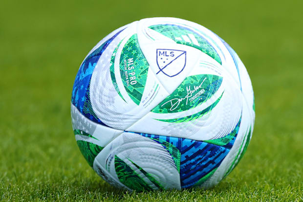 เอ็มแอลเอส ซีซั่น พาส