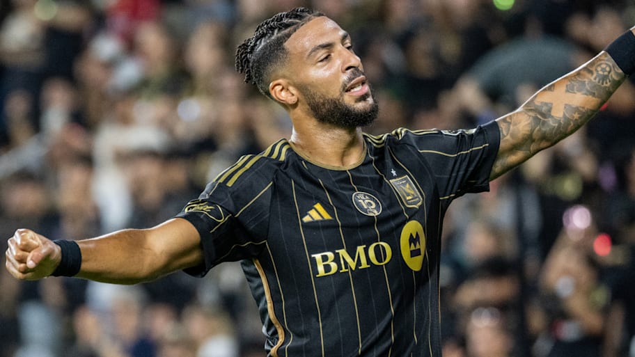 Denis Bouanga celebrating.