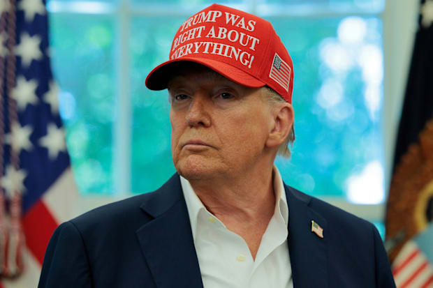 โดนัลด์ ทรัมป์ ดูจริงจัง