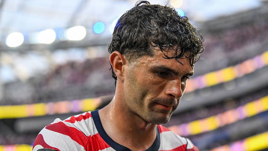 Christian Pulisic looking downtrodden.