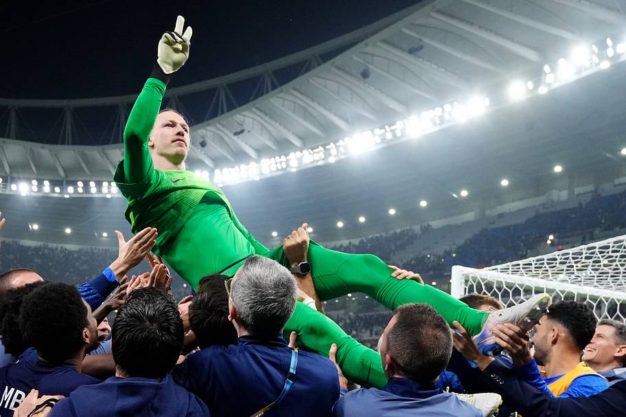 Matvey Safonov after PSG's victory against Flamengo