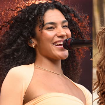 Olivia Dean and Valentina Sampaio