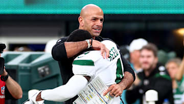New York Jets head coach Robert Saleh (L) and cornerback D.J. Reed (R)
