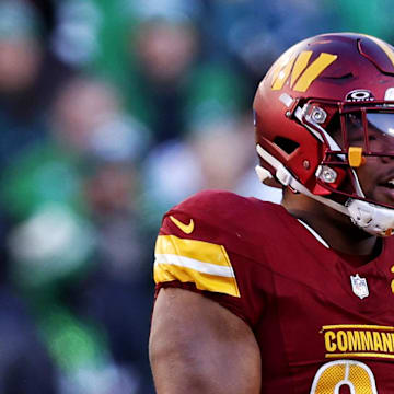 Washington Commanders defensive tackle Daron Payne celebrates after a play against the Philadelphia Eagles