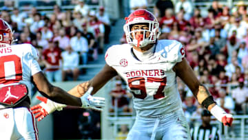 Oklahoma defensive end Marvin Jones Jr.