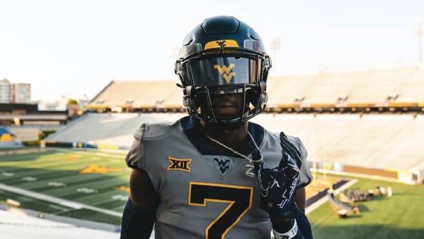 West Virginia defensive back Zae Jennings