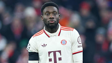 Fußball Champions League Play-off FC Bayern München - Celtic Glasgow am 18.02.2025 in der Allianz Arena in München Alphonso Davies ( München ) *** Soccer Champions League Play off FC Bayern Munich Celtic Glasgow on 18 02 2025 at the Allianz Arena in Munich Alphonso Davies Munich xMSx