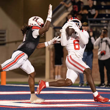 Duncanville's Trenton Yancey makes a catch against Rockwall Heath on November 24, 2025.