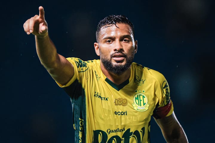 Reinaldo, lateral do Mirassol em 2025