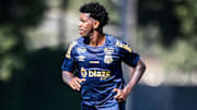 Gil foi campeão brasileiro nos tempos de Corinthians e estava no elenco que venceu a Série B em 2024