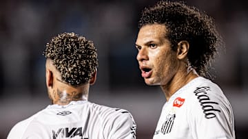 Willian Arão era capitão do time até se machucar Willian Arão era capitão do time até se machucar