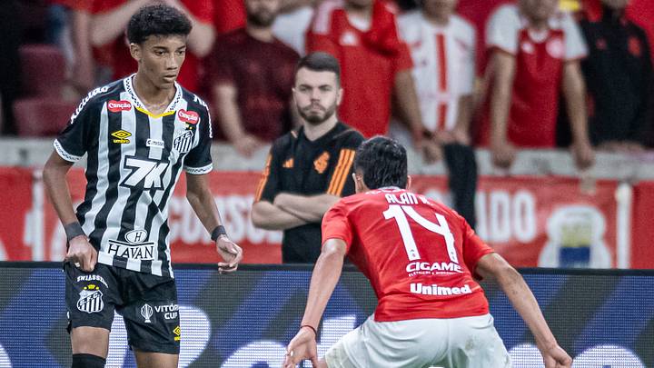 Fora dos últimos jogos, 'Robinho Jr negocia renovação de contrato com o Peixe Fora dos últimos jogos, 'Robinho Jr negocia renovação de contrato com o Peixe