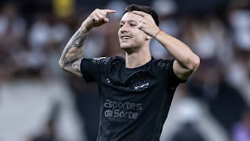 Garro fez gol no último clássico que disputou, contra o Santos