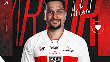 Artur trocou o Botafogo pelo São Paulo Artur trocou o Botafogo pelo São Paulo