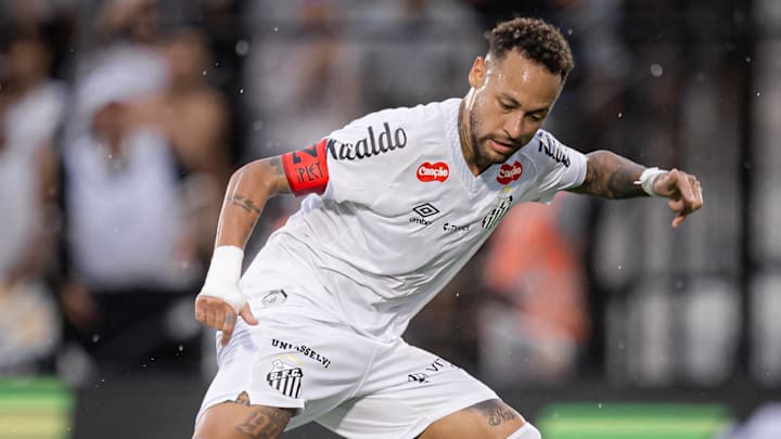 Neymar deve ir para o segundo jogo como titular do Santos em 2026