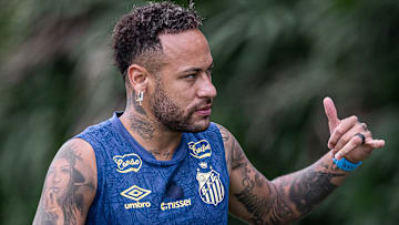 Neymar permanece sem condições de jogo