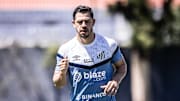 Meio-campista foi contratado nesta temporada