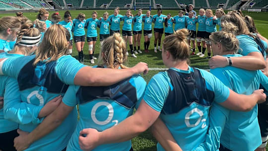 Marlie Packer, the captain of the Red Roses, scored first, followed by Jess Breach and Helena Rowland, giving England a 19-0 lead at halftime