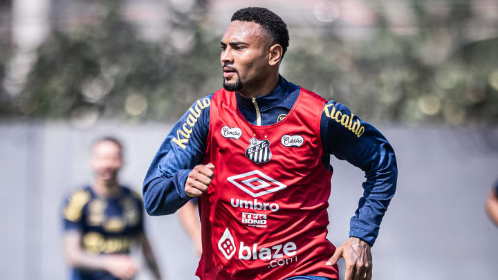 Wendel Silva, atacante do Santos em 2024