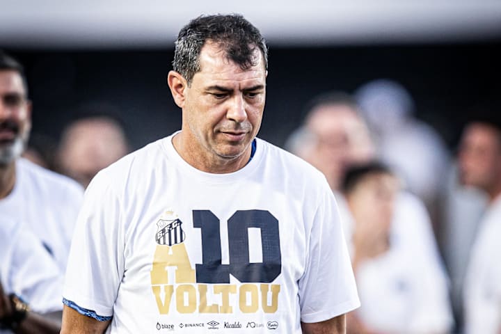 Fábio Carille, técnico do Santos em 2024