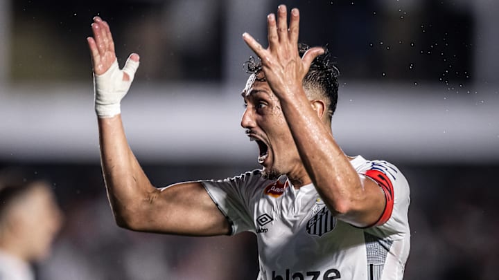 Diego Pituca em Santos x Mirassol na Vila Viva Sorte pela Série B 2024
