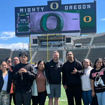 Cathedral Catholic (California) five-star athlete Honor Fa'alave-Johnson brought his whole family on his Oregon visit