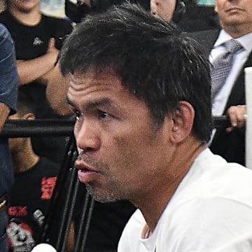 Pacquiao trains for comeback